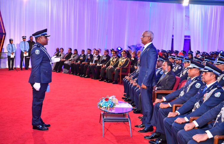 އައު ޤާނޫނާއެކު ރައްޔިތުންނާއި ގާތުން ޚިދުމަތްދޭ ބަޔަކަށް ފުލުހުން ވެގެންދާނެ: ރައީސް