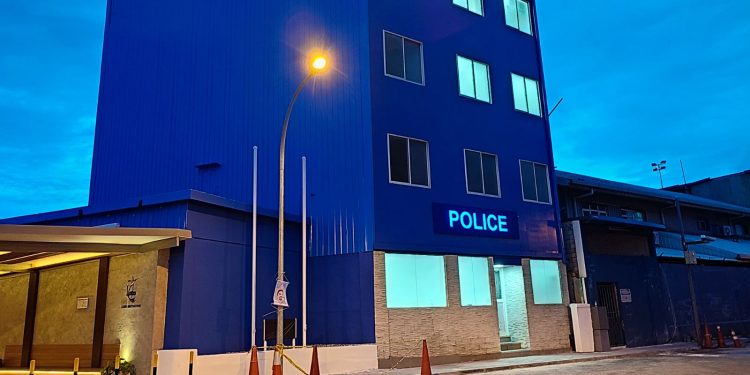 މާފަންނު ޕޮލިސް ސްޓޭޝަނަށް ގެއްލުން ދިން ދެ ފިރިހެނަކު ބަންދު ކުރަން އަމުރުކޮށްފި