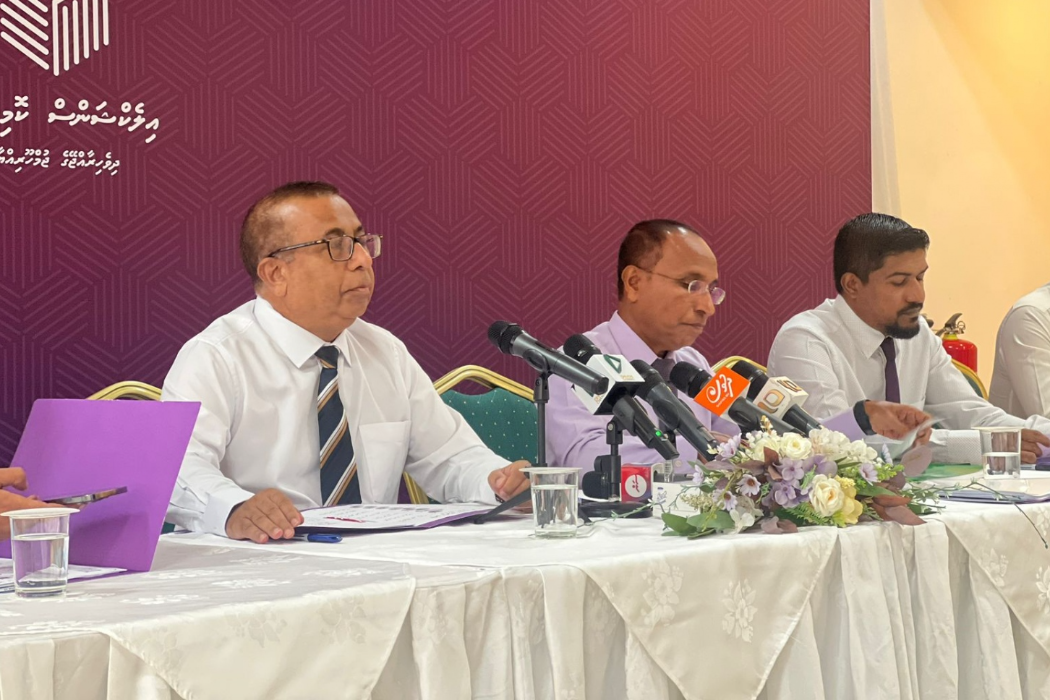 ކެންޑިޑެސީ ފޯމް ހުށަހަޅަން ފަހު ވަގުތަށް މަޑުނުކުރަން އިލްތިމާސްކޮށްފި