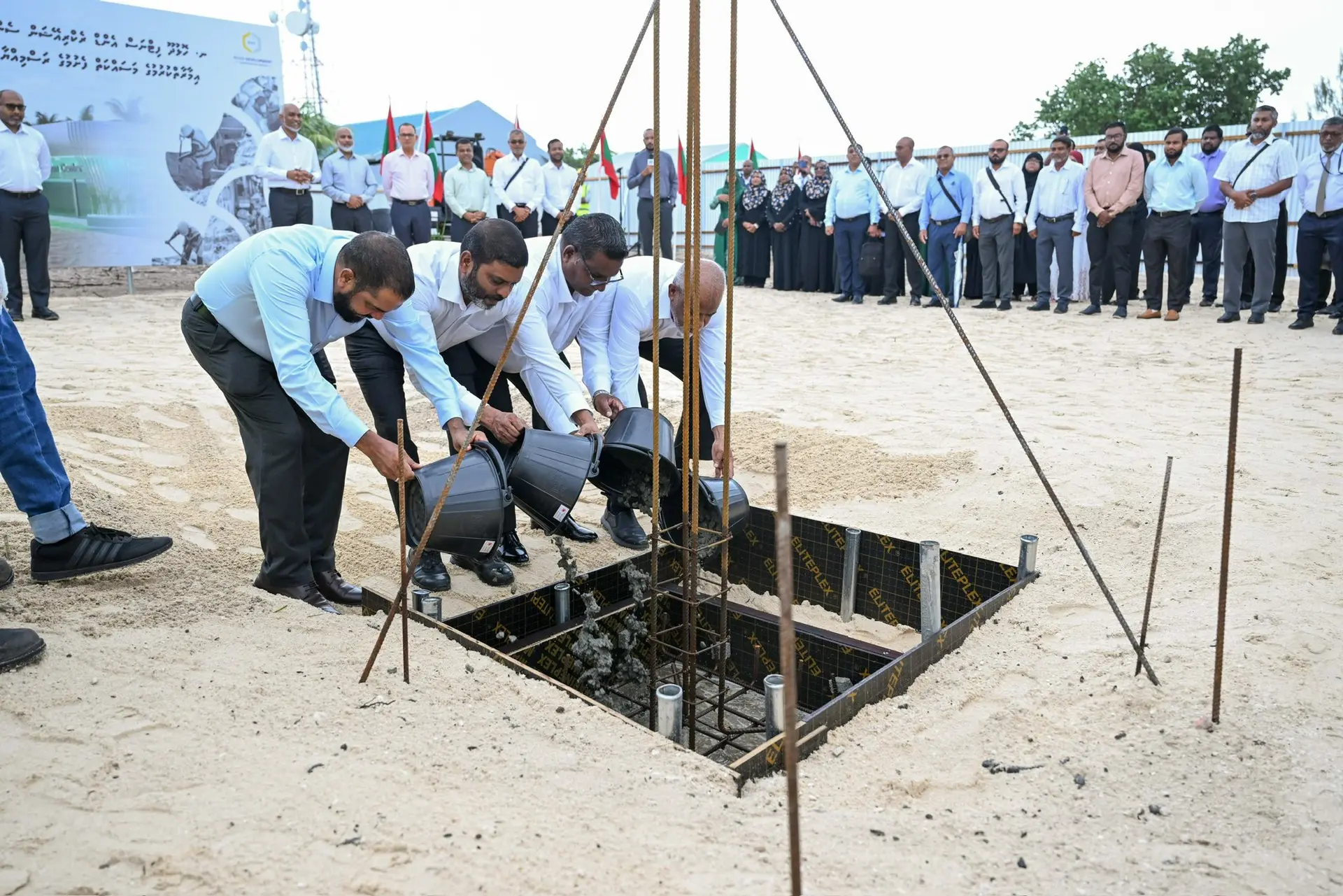 ހޮޅުދޫ ފިޓްނަސް އެންޑް ރެކްރިއޭޝަން ސެންޓަރުގެ ބިންގާ އަޅައިފި