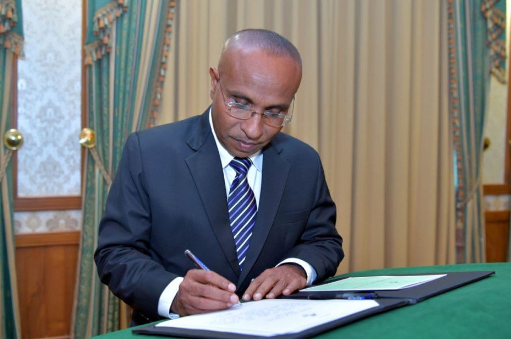 ވޯޓްލާ މީހުންގެ ލިސްޓް ގަޑުބަޑެއް ނުކުރެވޭނެ; އެފަދަ ވާހަކަ ދައްކަން ހެޔޮނުވާނެ: ހަބީބް