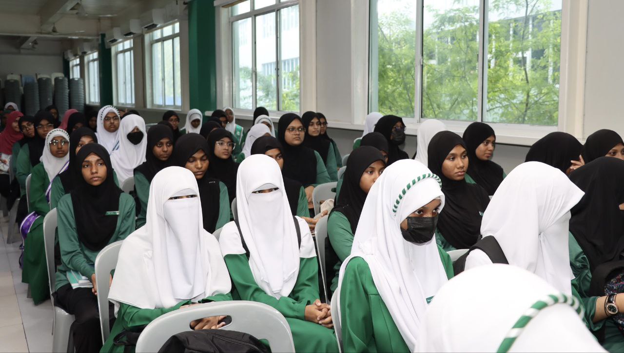 ރަށްރަށުގެ ސްކޫލުތަކަށް ޓެކްސްޓު ފޮތްތައް ފޮނުވަން ފަށައިފި