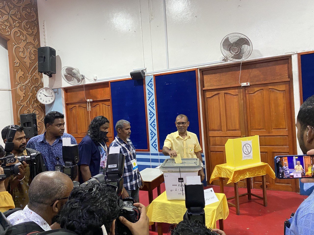 އެމްޑީޕީގެ ރައީސް މުޙައްމަދު ނަޝީދު ވޯޓު ލައްވައިފި