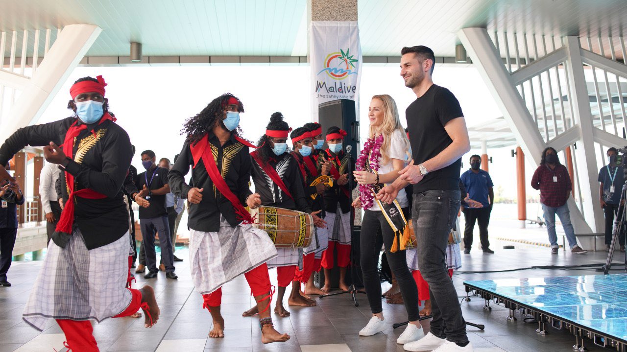 ފަސްލައްކަ ވަނަ ފަތުރުވެރިޔާއާއެކު ރާއްޖޭގެ ޓާގެޓް ޙާސިލްކޮށްފި