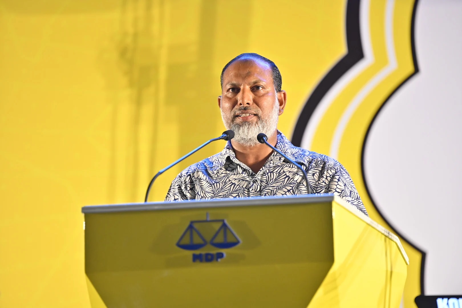 މުޅި އުންމަތް އެއްބައިވެ އެކަތިގަނޑަކަށްވާންވީ ވަގުތު ޖެހިއްޖެ: އިމްރާން