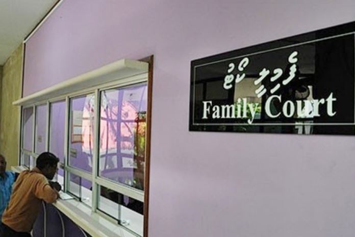 ދައުލަތުގެ ބެލުމުގެ ދަށުގައި ހުރި ކުއްޖެއްގެ ހަރަދުތައް ދެއްކުމަށް ބައްޕައަށް އަމުރުކޮށްފި