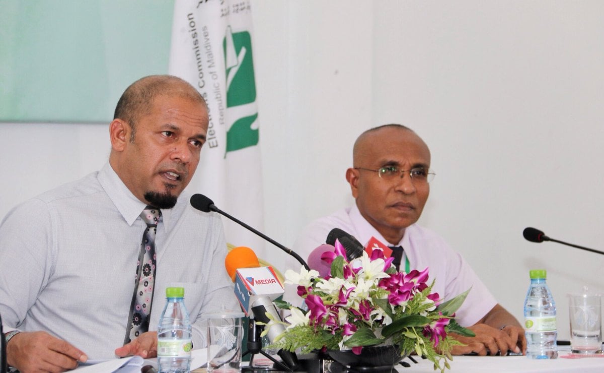 ސިޔާސީ ޕާޓީތަކުން މަސްލަހަތު ގެއްލޭ ކަންކަމަށް ހިތްވަރު ނުދޭން އީސީ ޝަރީފް ގޮވާލައްވައިފި