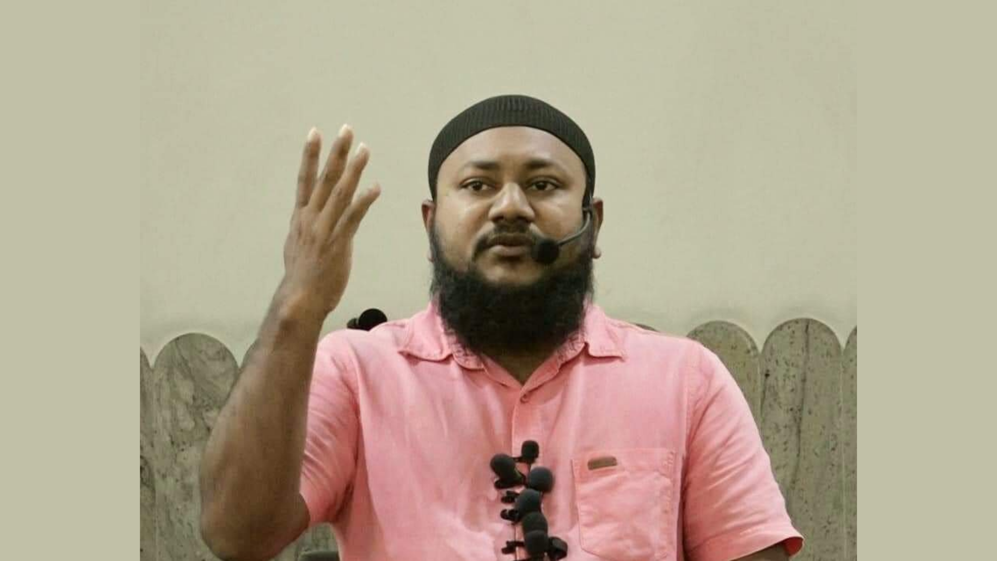 ޝައިޚް ޢަލީ ޒައިދުވެސް ޑރ. މުޢިއްޒު ކޮޅަށް!