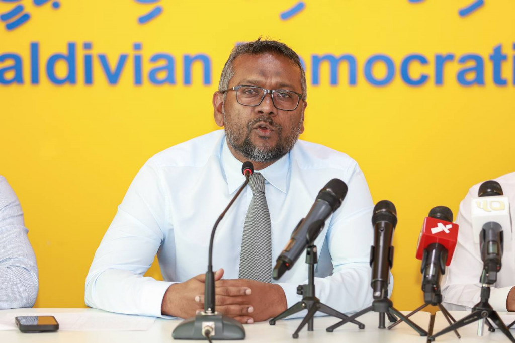 އެމްޑީޕީގެ ވެރިކަމެއްގައި ކައުންސިލްތަކަށް ބޮޑެތި ބާރުތައް ދޭނަން: ފައްޔާޒު