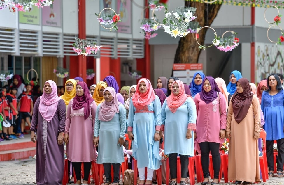 ރައީސް ޞާލިހުގެ ހަދިޔާ ޓީޗަރުން ބަލައިގެންފި؛ އެއީ މުޅި ގައުމަށް ފައިދާކުރާނެ ހަދިޔާއެއް