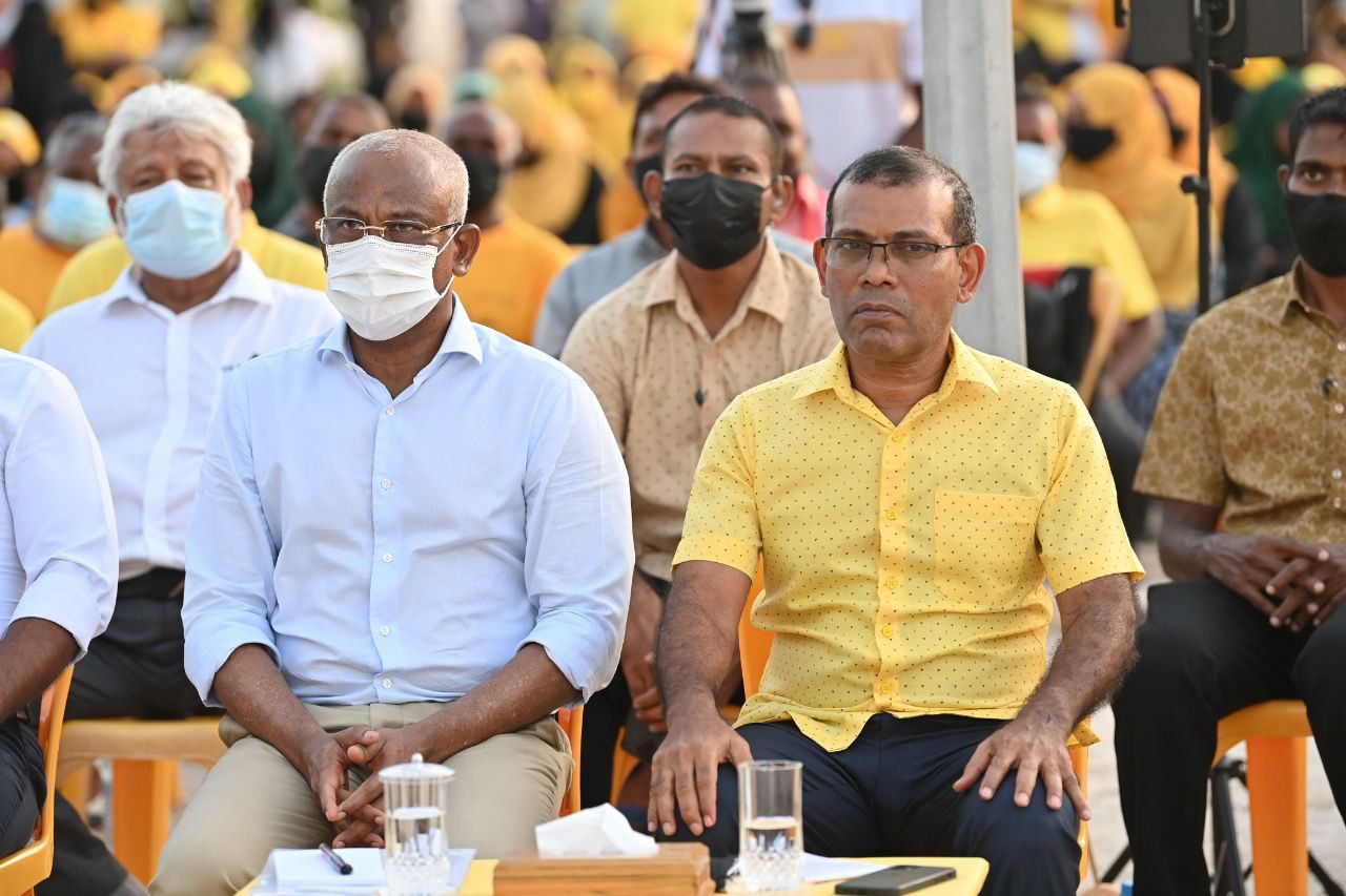 ރައީސްގެ ބަރަހާނާ ފޮޓޯ ހުރި ކަމަށް ވިދާޅުވެ ނަޝީދު ދެއްކެވި ވާހަކަ ތަރުޖަމާކޮށްދީފި