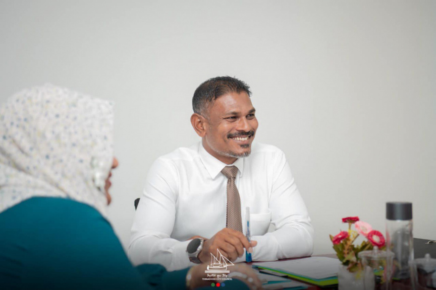 ރަޖިސްޓްރާގެ ނިންމުން ބަދަލުކޮށް، ތިނަދޫ މޭޔަރު ސަސްޕެންޑުކުރި މައްސަލަ ބަލައިގަންނަން އަންގައިފި