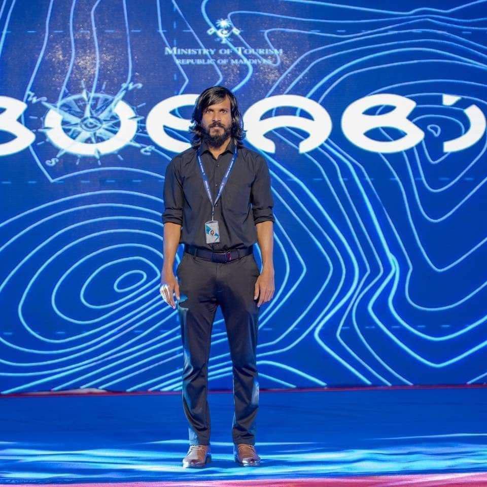 ޓުއަރިޒަމްގެ ޑިރެކްޓަރ ސުމިތު އަންހެނަކަށް ކުރި ފުރައްސާރައަކަށް ތަރުޖަމާނުގެ ރައްދެއް