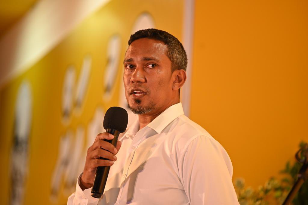 ފުވައްމުލަކުން ރައީސް ސާލިޙަށް ދޭނީ "އޭ ޕްލަސް" އެއް: މޭޔަރު