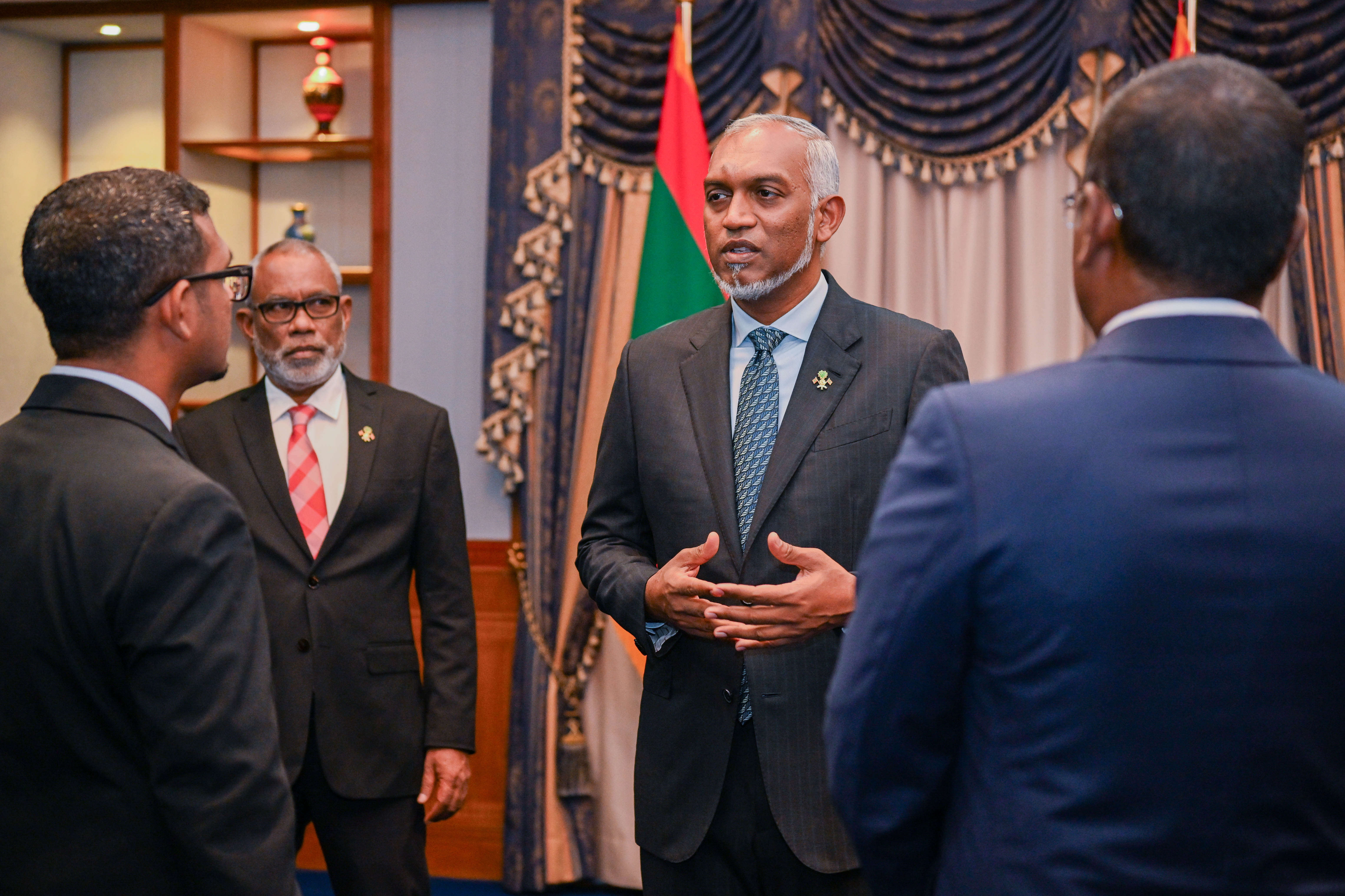 ފައިސާ ޗާޕުނުކޮށް 7 މަސްތެރޭ 13 ބިލިއަން ރުފިޔާ ދައްކައި ނިންމައިފިން: ރައީސް