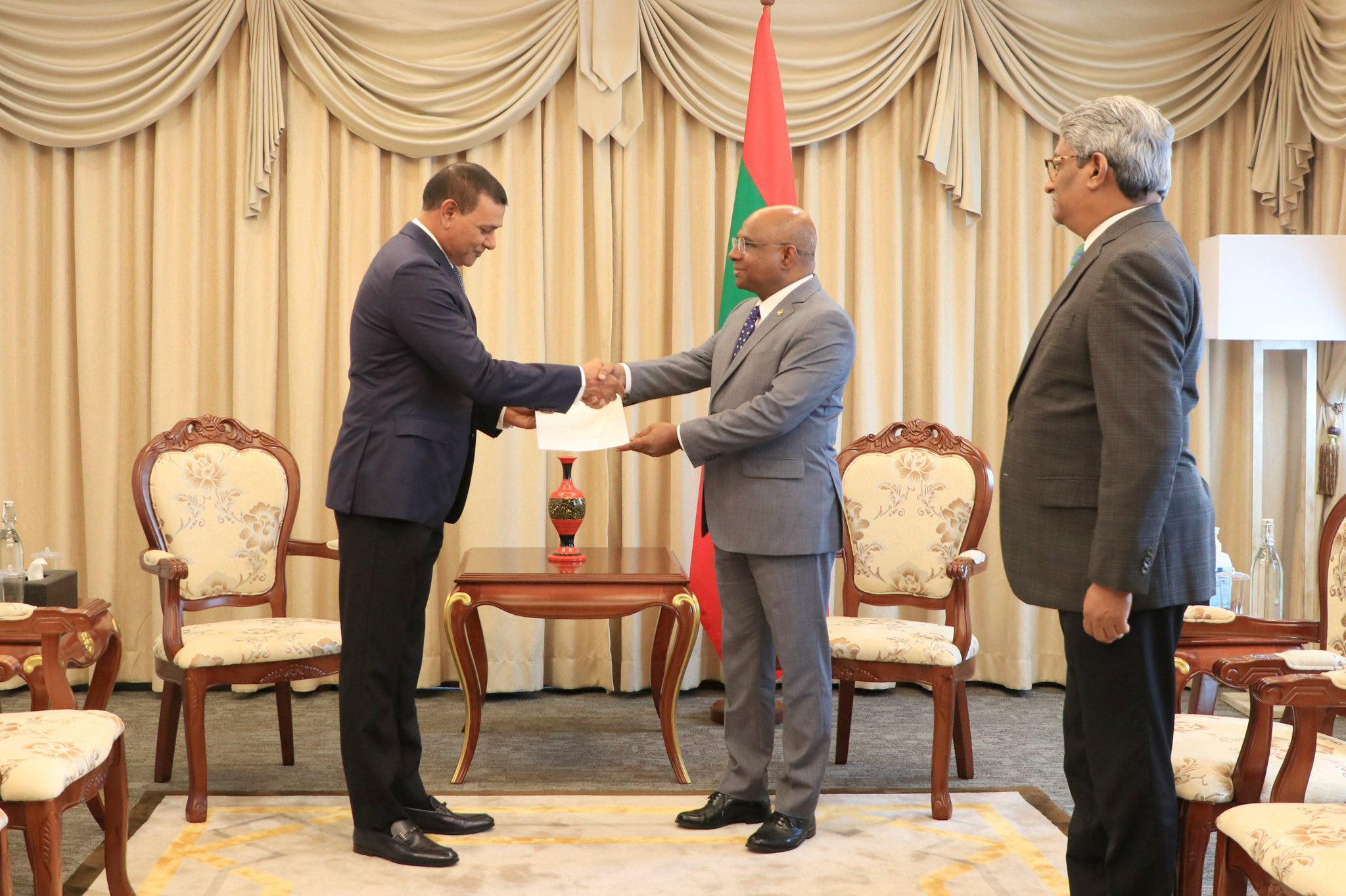 ރޮމޭނިއާގެ ކޮންސުލްއަކަށް ސަން ސިޔާމް