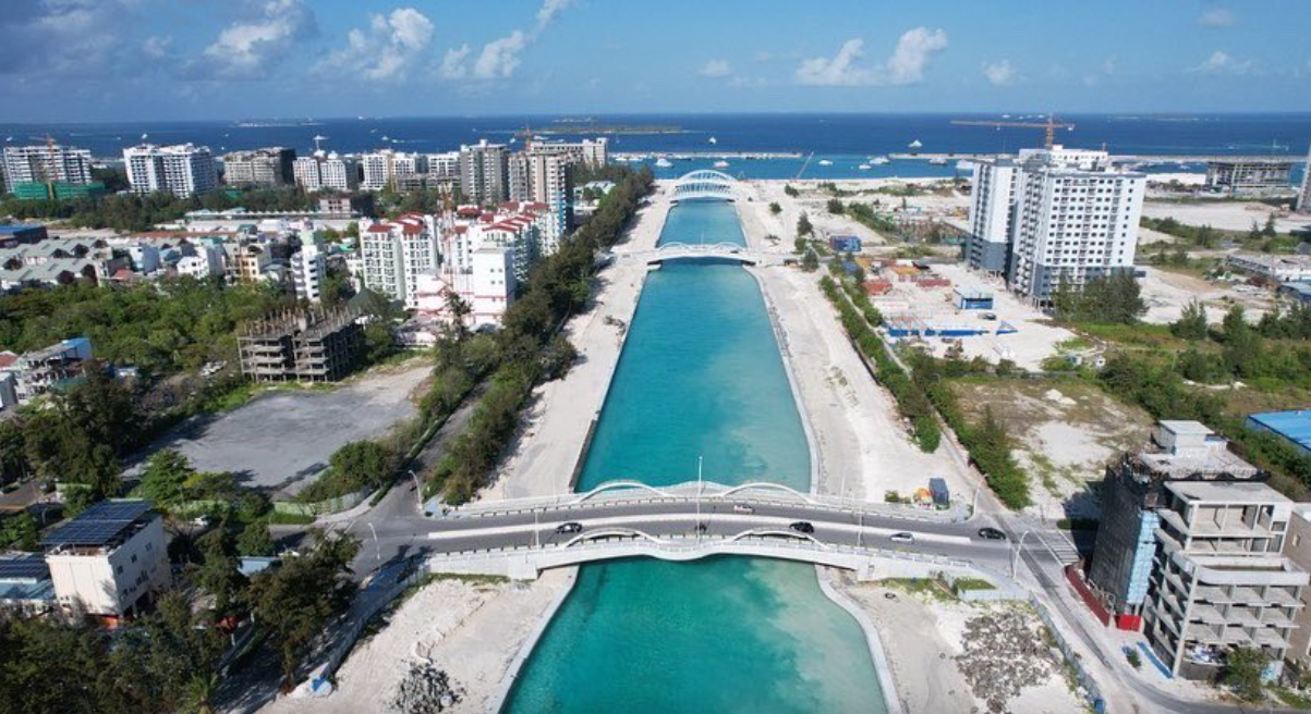 ހުޅުމާލޭ ދެ ފޭސް ގުޅުވައިދޭ ޗެނަލްގައި އިންޖީނުލީ އުޅަނދު ދުއްވުން މަނާކުރަނީ