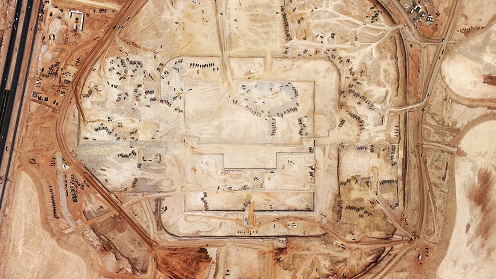 ސައުދީގައި އިމާރާތް ކުރާ ދުނިޔޭގެ އެންމެ ބޮޑު އިމާރާތުގެ މަސައްކަތް ފަށައިފި