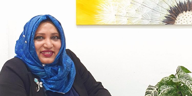 ޑރ. ނާޒު ވިދާޅުވަނީ ކިޔަވައިގެން ރާއްޖެ ނާންނާށޭ؛ ޝަރީފު ވިދާޅުވަނީ އަންނާށޭ