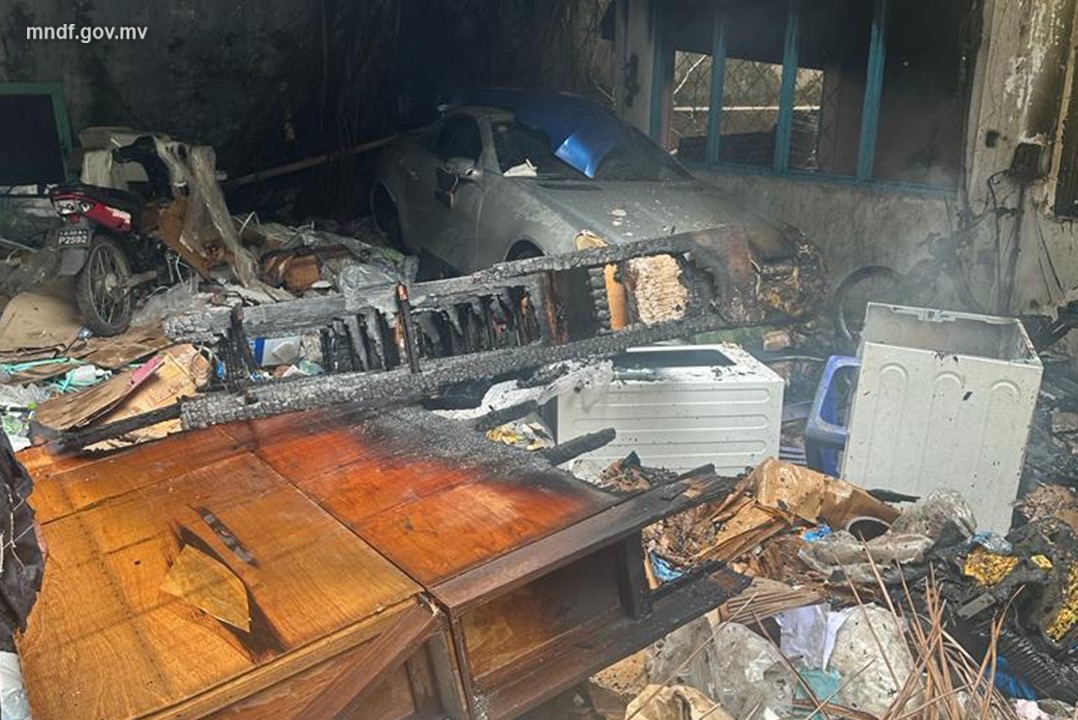 ހައުސް ޕްލާޒާގައި ހުޅުޖެހި ކަމުގެ ތުހުމަތުގައި ދެ މީޙަކު ހައްޔަރުކޮށްފި