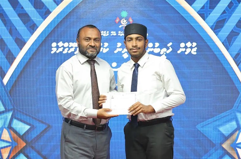 "އޯޓިސްޓިކް ޚަތީބު"ގެ ނަމުން މުހާތަބު ކުރުމުން ފާޑުކިއުން