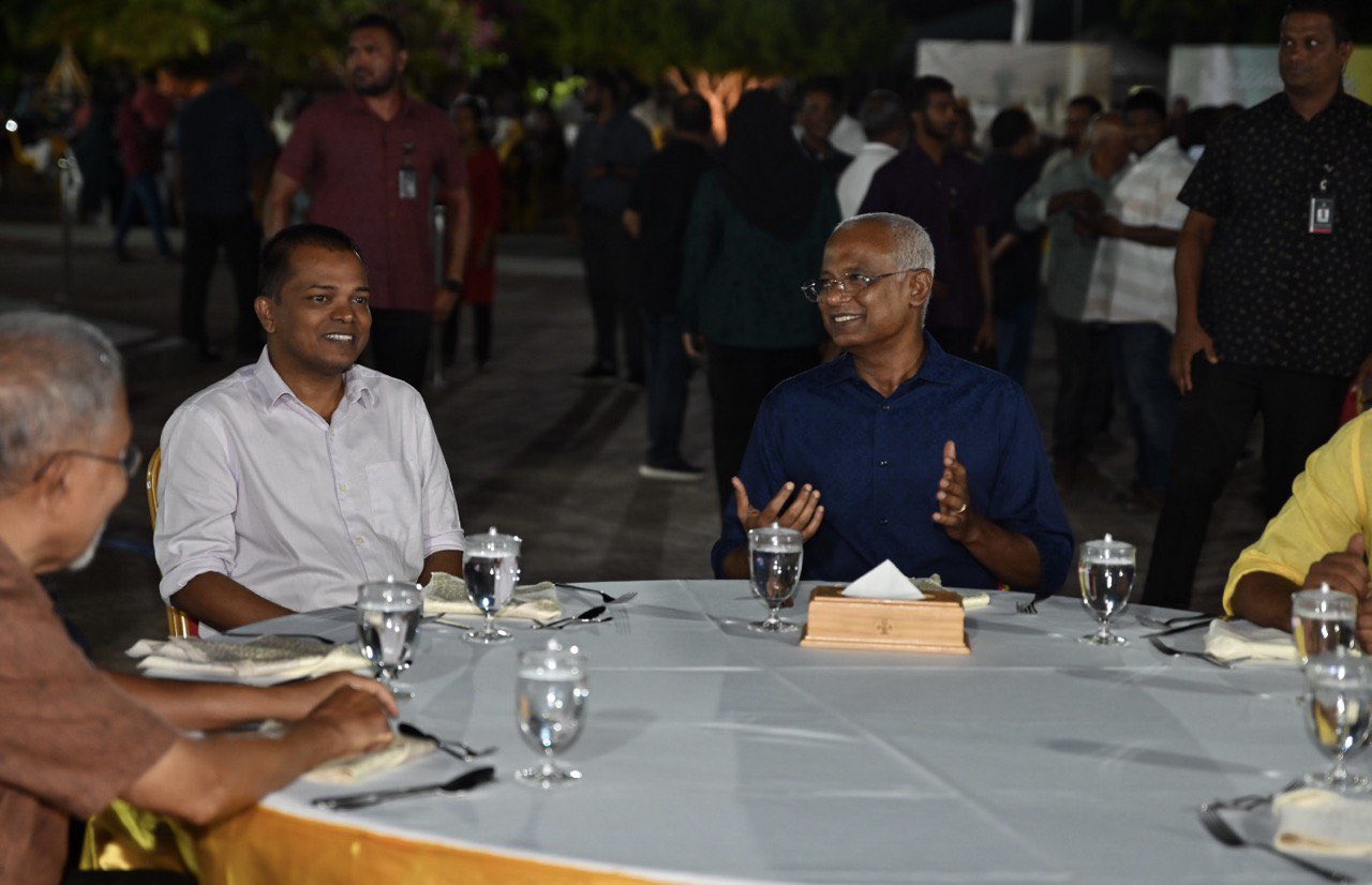 ރައްޔިތުން ރައީސަށް އިތުބާރުކުރާ ސަބަބު އައްޑޫ ސިޓީން ހާމަވޭ: މޭޔަރ