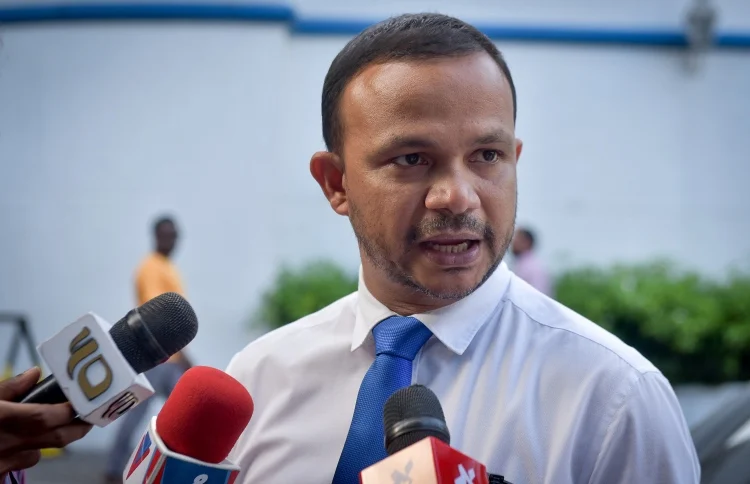 އަސްކަރީ ޚަރަދުތައް ކުޑަކޮށް، ކާނާ އުފެއްދުމަށް އިތުރަށް ޚަރަދުކުރަންޖެހޭ: ޢަލީ ހުސެއިން