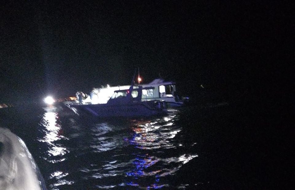 ލޯންޗެއް ޑިންގީއެއްގައި ޖެހި ނުރައްކާތެރި އެކްސިޑެންޓެއް ހިނގައިފި