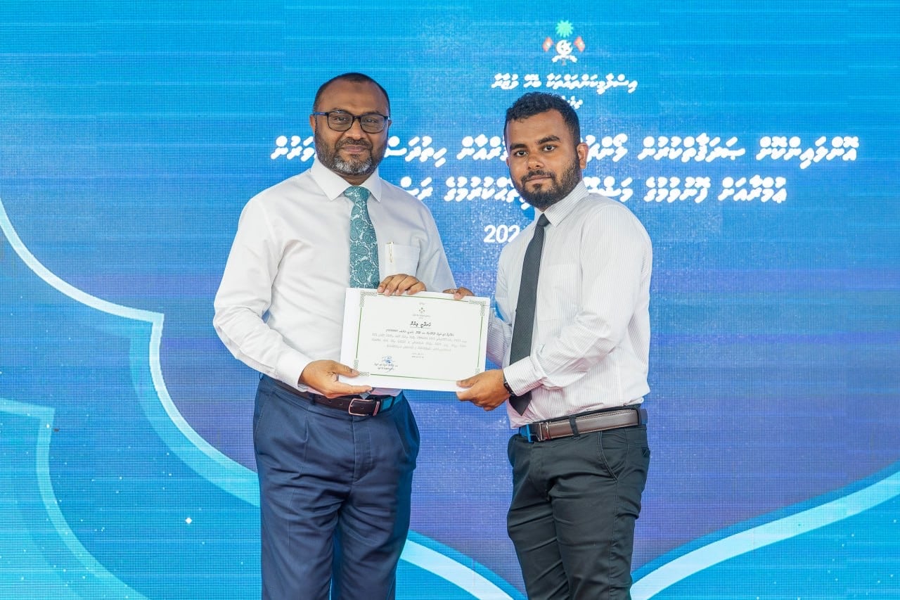 ޢުމްރާއަށް ފޮނުވާ ފުރަތަމަ ހާފިޒަށް އެކަމުގެ ލިޔުން ދީފި