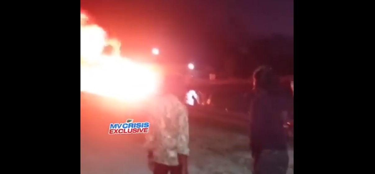 ވިލުފުށީ ބަނދަރުގައި އޮތް ދެ ތެޔޮބޯޓުގައި ރޯވެ އަނދައިފި