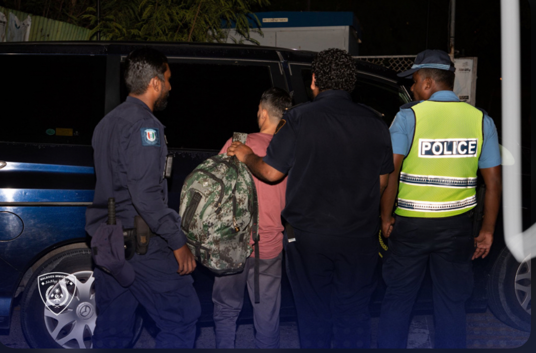 ރޭ ދަންވަރު ބޭރުގައި އުޅުނު 23 ބިދޭސީއަކާ ސުވާލުކޮށް އެކަކު ހައްޔަރު