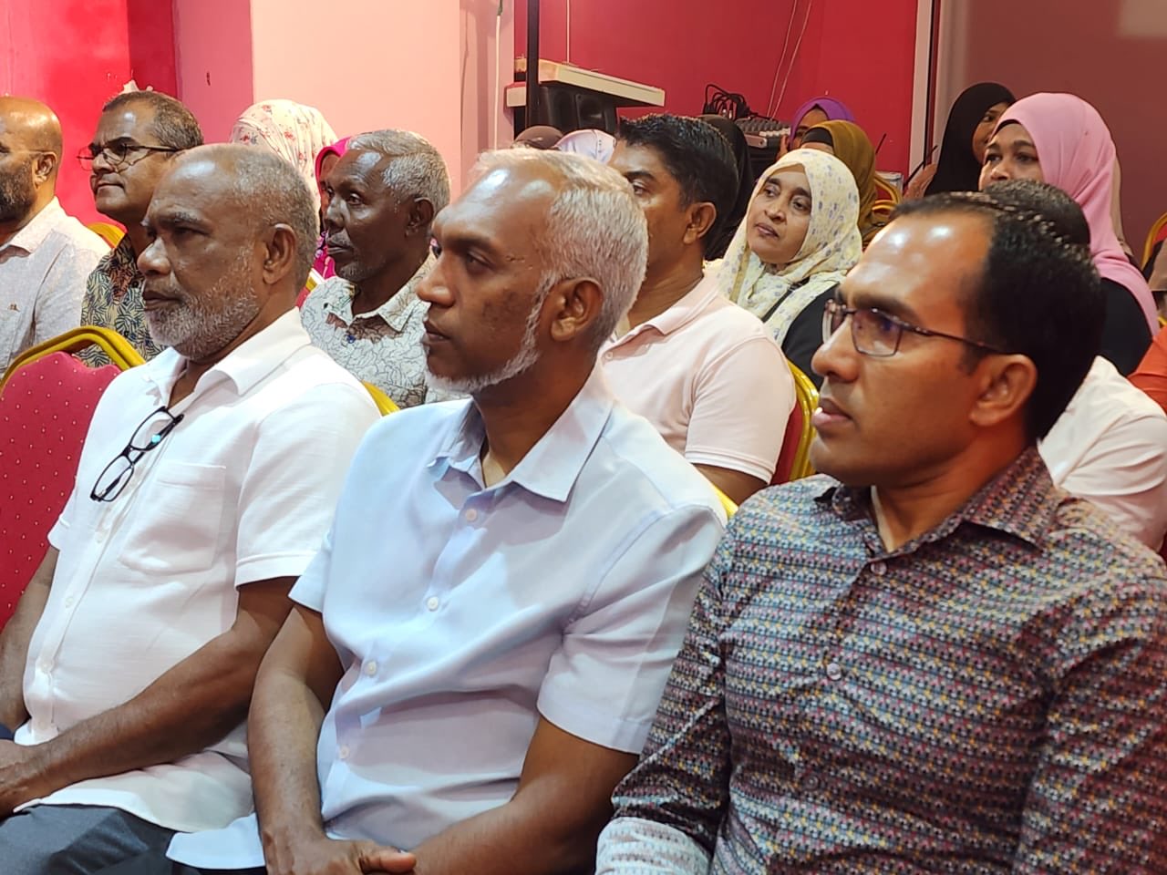 ޔާމީންގެ ފޮޓޯއާއި ނުލާ މުޢިއްޒުއަށް މި ޤައުމުން 500 ވޯޓުވެސް ނުލިބޭނެ: މަލީޙް