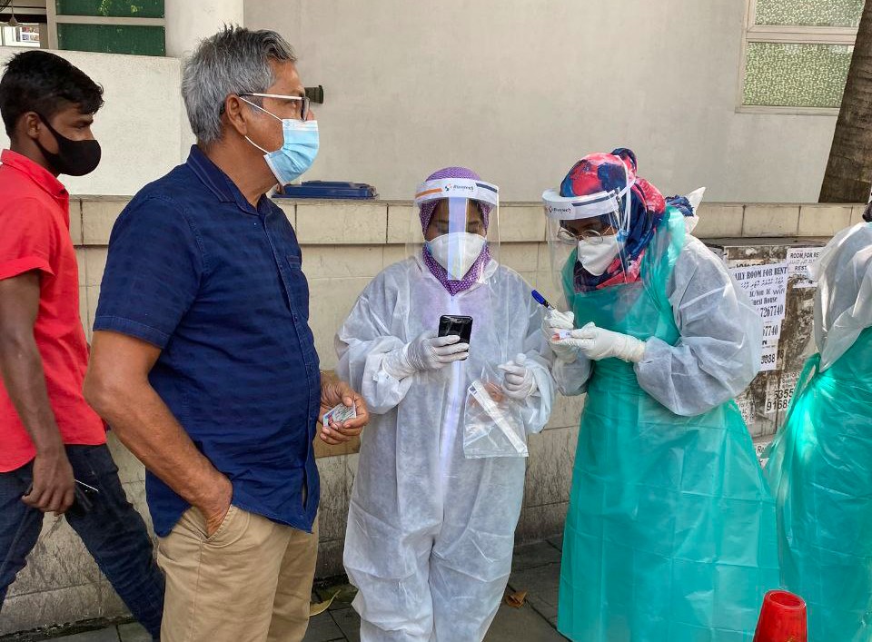 ސާމްޕަލް ނަގާ އޮފިޝަލުންގެ ޝަކުވާއަކީ ގިނަ މީހުން ދެކޮޅު ހެދުން - ރީކޯ މޫސް