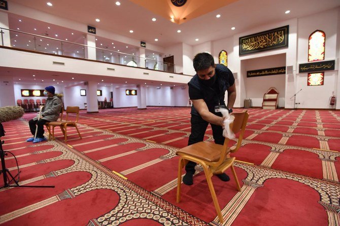 އިނގިރޭސިވިލާތުގެ މިސްކިތެއްގައި ވެކްސިން ދޭންފަށައިފި