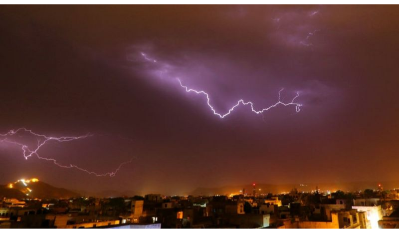 އިންޑިއާގެ ޖައިޕޫރަށް ހޮނުއަޅައި ސެލްފީ ނަގަންތިބި 11 ޒުވާނަކު މަރުވެއްޖެ