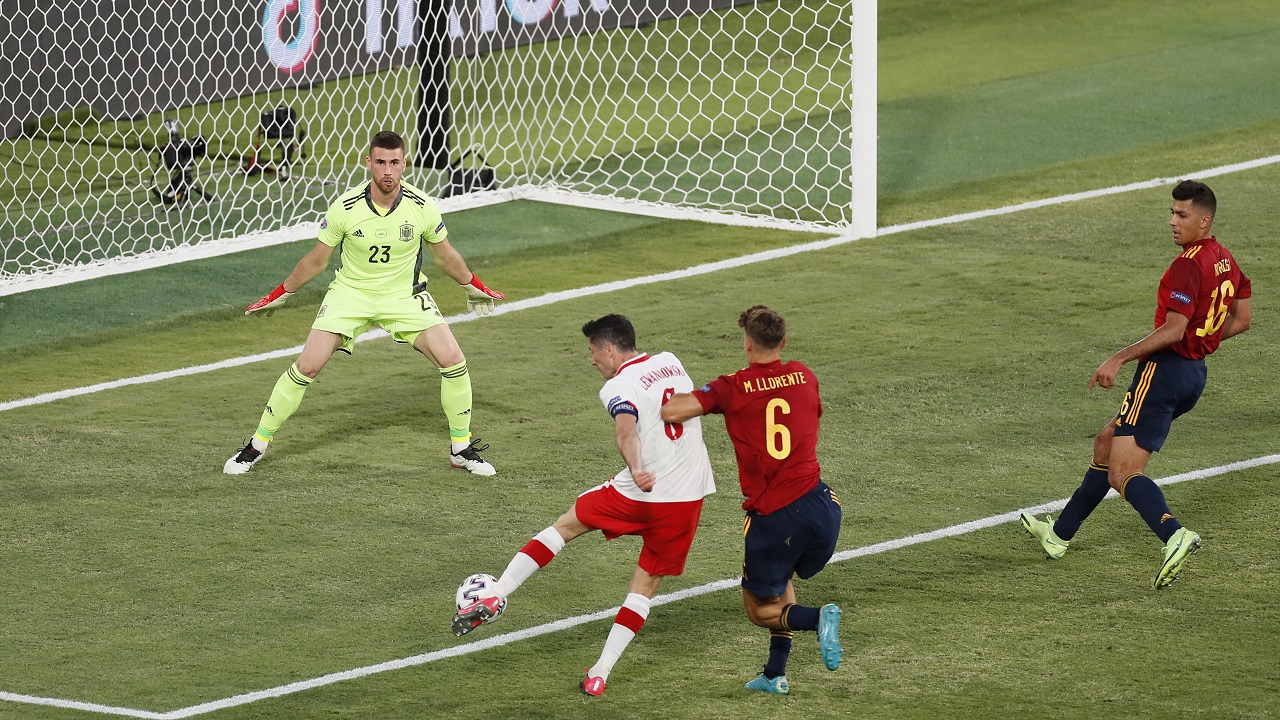 ޔޫރޯ 2020: ޕޮލެންޑް އަތުން މޮޅު ނުވެވި ސްޕެއިނަށް ހާސްކަން