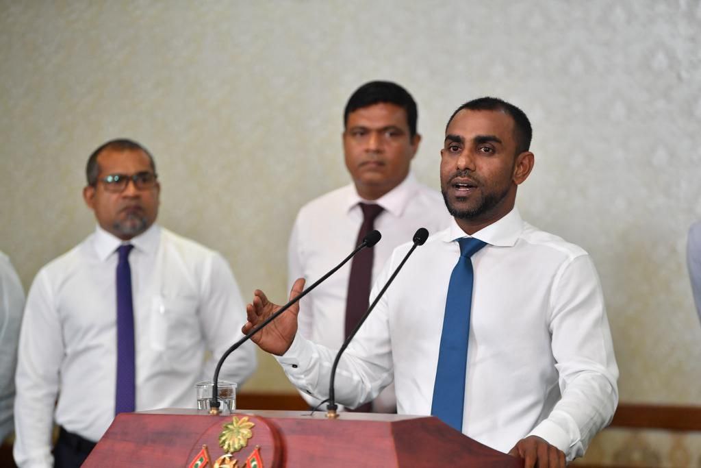 ދިވެހި ފަންނާނުންނަށް ގެއްލުންވާނެ ކަމެއް ސަރުކާރުން ނުކުރާނެ: ފައިސަލް