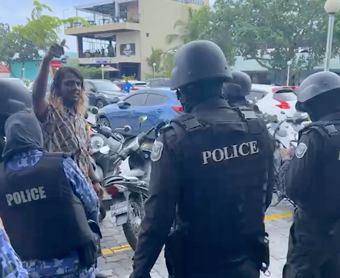 ރިޟުވާން މައްސަލައިގައި ތުހުމަތުކުރާ ދެމީހަކު ހައްޔަރުކޮށްފި