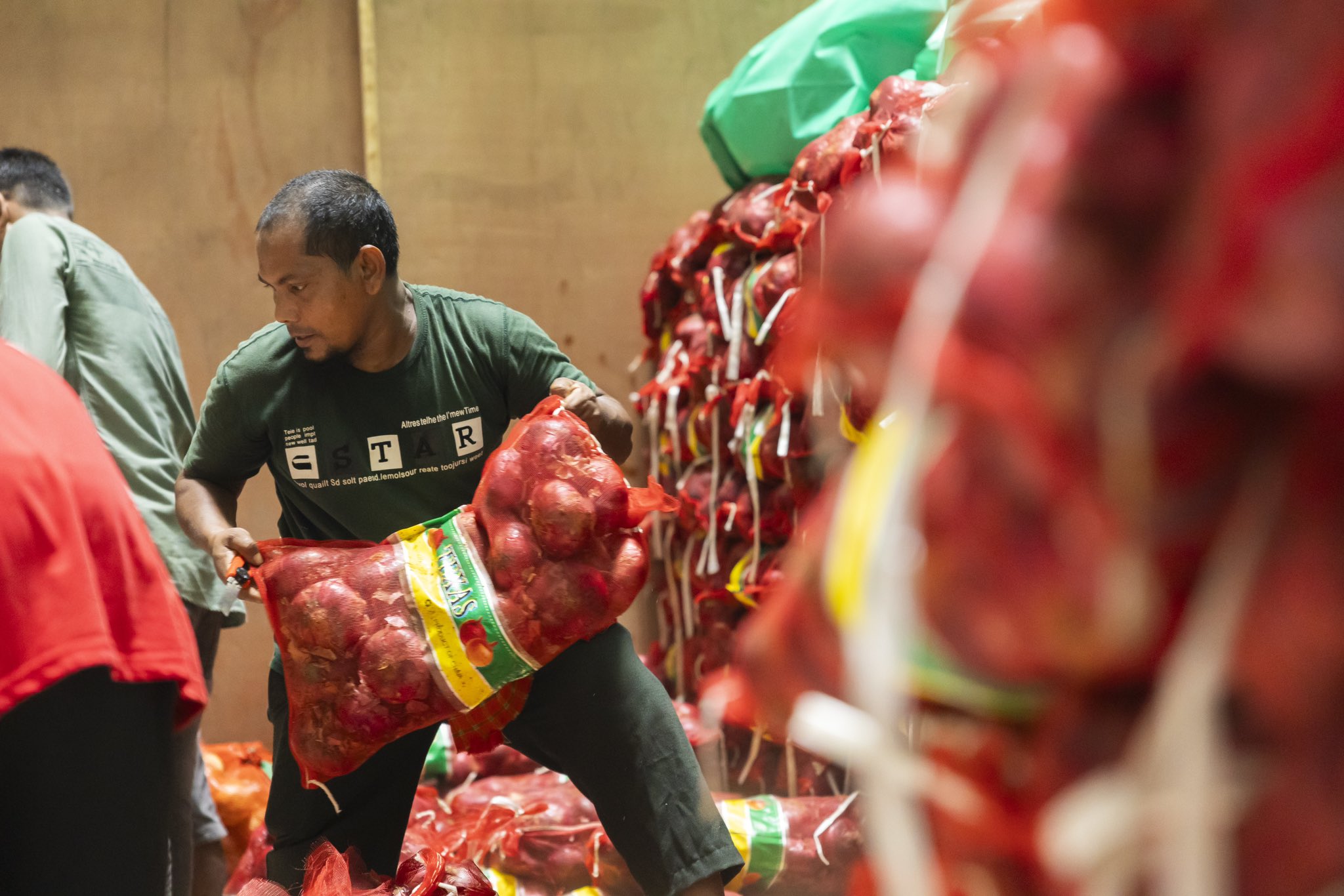 ޗައިނާ ވިޔަފާރިވެރިންގެ ޖަމިއްޔާއިން ހަދިޔާކުރި ފިޔާ ބަހަން ފަށައިފި