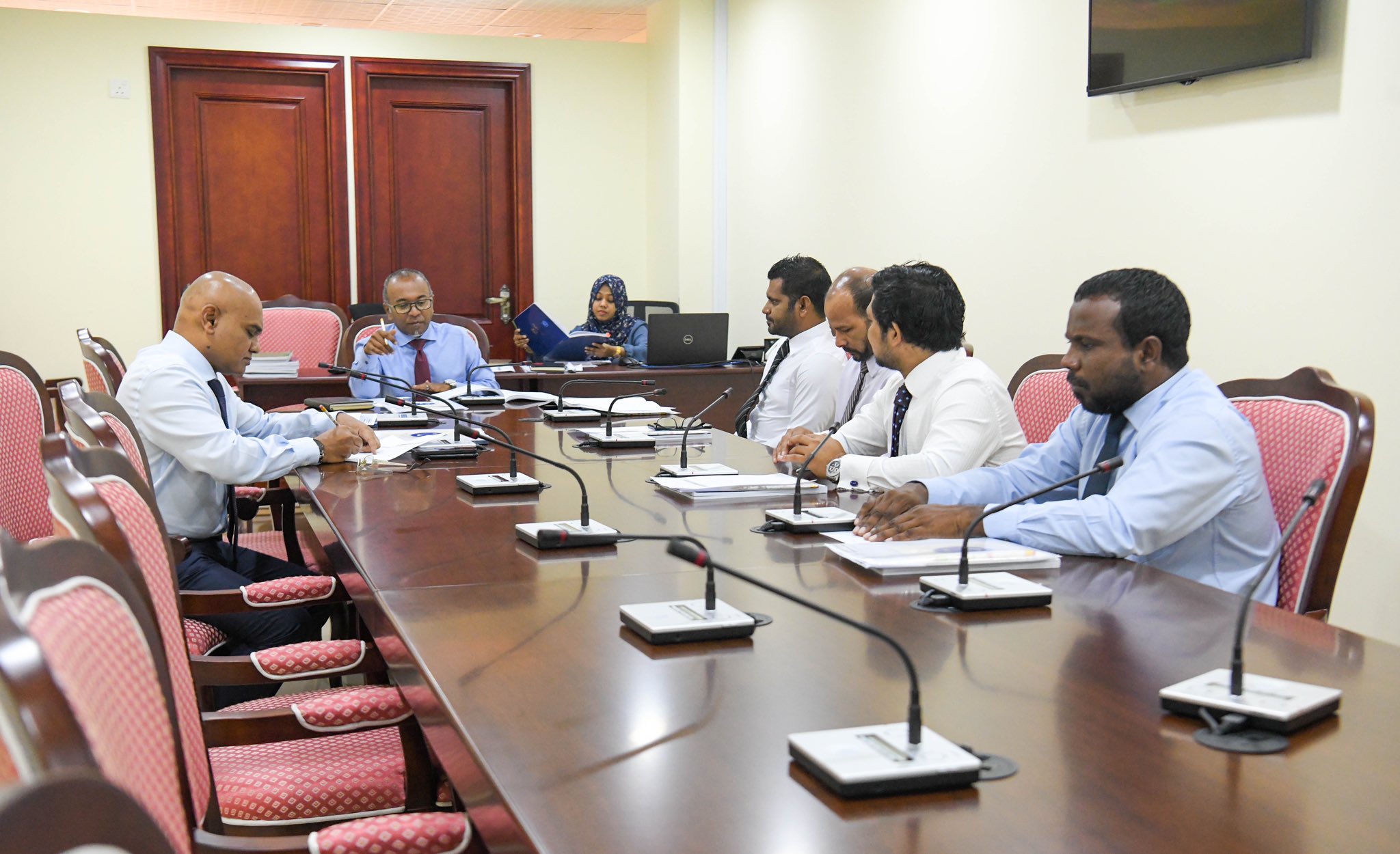 ވަޒީރުންނާ ސުވާލުކުރާ ވަގުތު އިތުރުކުރަން ކޮމިޓީން ފާސްކޮށްފި