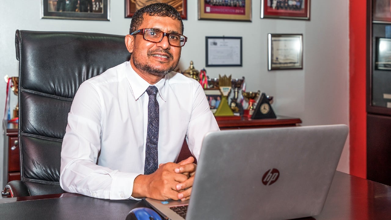 ގައުމުތަކުން ދޭ ފައިސާގެ ފަހަތުން އެގައުުމުގެ ވިޔަފާރިވެރިން ފޮނުވުމުން ދިވެހިންނަށް ވާނެ ފައިދާއެއް ނެތް: ޝަރީފް