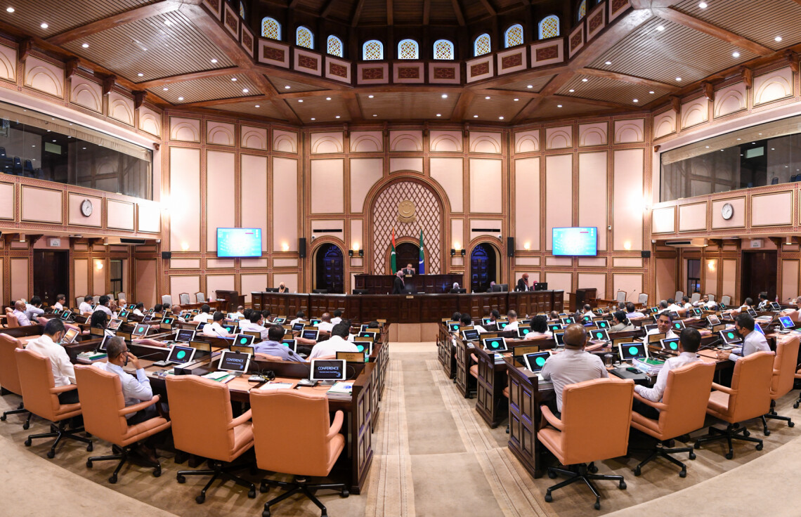 މަޤާމުން ވަކިކުރާ ފަނޑިޔާރުންގެ ވަކީލުކަމުގެ ހުއްދަ ބާތިލްކުރަން ހުށަހެޅި އިސްލާހު އަނބުރާ ކޮމިޓީއަށް