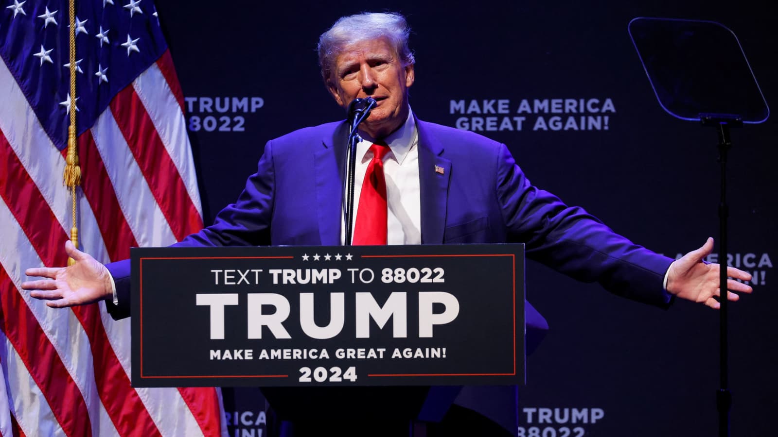 ދެ އަހަރަށްފަހު ޔޫޓިއުބް އަދި ފޭސްބުކަށް ޓްރަމްޕް އެނބުރި އައިކަން ދައްކާލައިފި