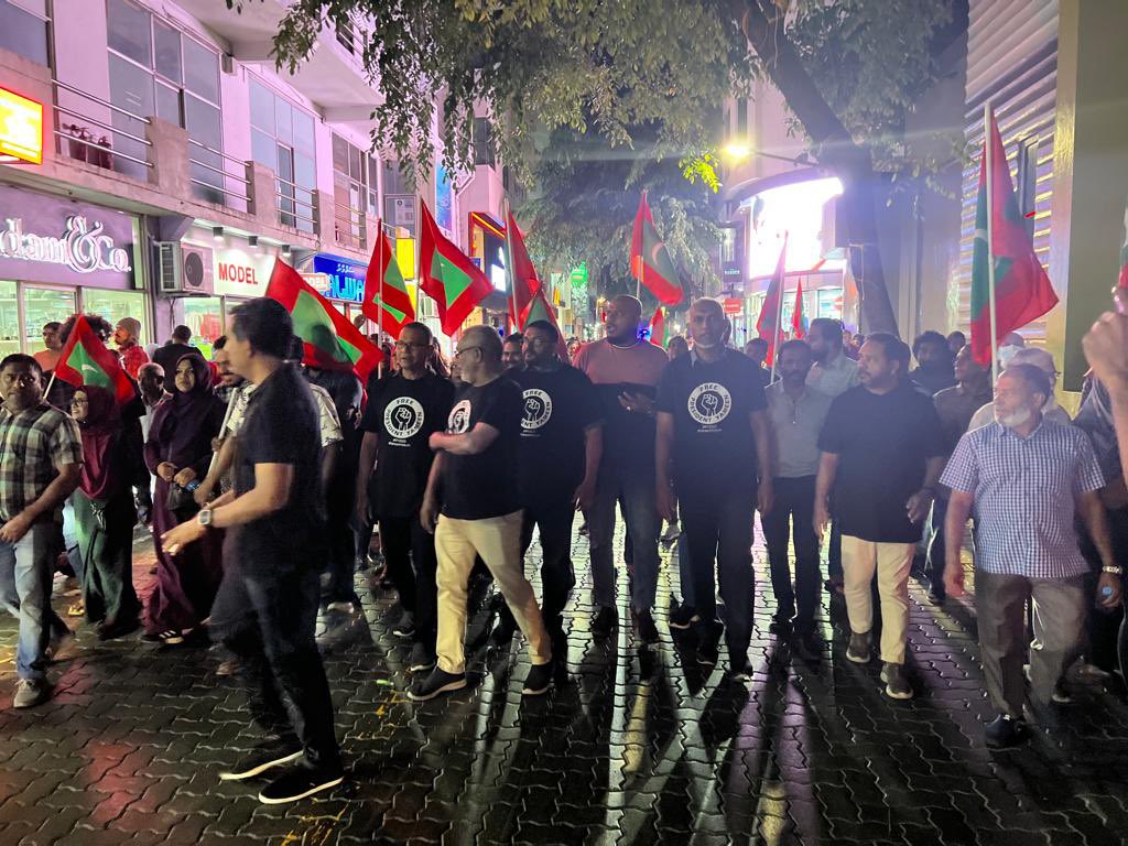 މުޒާހަރާ ތެރެއިން ކައުންސިލަރު ޝުޖާއާއި އިތުރު ބަޔަކު ހައްޔަރުކޮށްފި