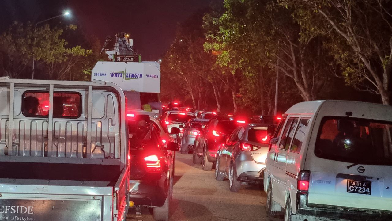 ފިޔަވަޅު އެޅިއަސް ބޮޑު އަގުގައި ޓެކްސީ ކުރަން ނިންމައިފި