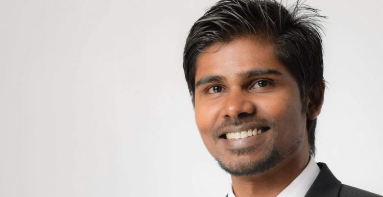 މޫކޭއަށް މަގުމަތިން ހަމަލާދީ މަރުގެ އިންޒާރު ދީފި