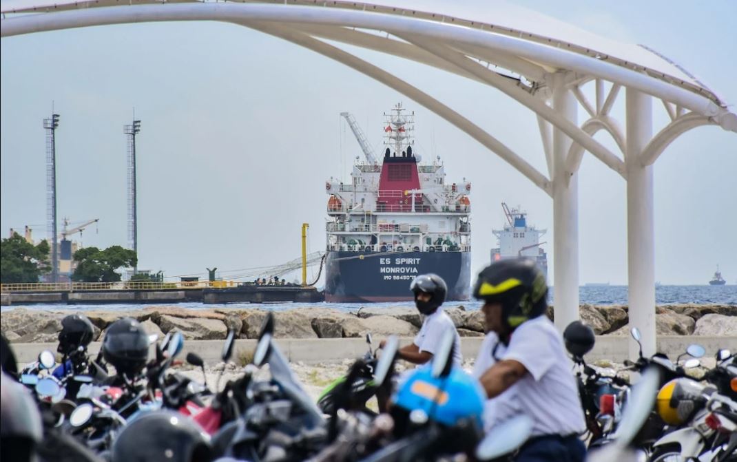 ހެލްމެޓް އެޅުން ލާޒިމް ނޫން ތަންތަނުގައި ހެލްމެޓް އަޅައިގެން އުޅޭނަމަ ބަލާ ފާސްކުރާނެ