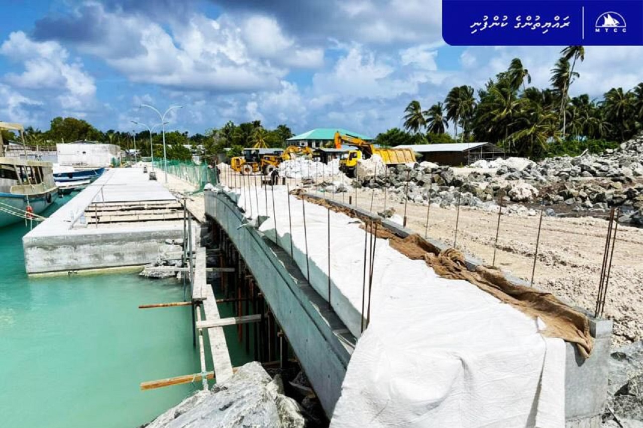 އިސްދޫ ބަނދަރުގެ ނުވަދިހަ އިންސައްތަ މަސައްކަތް ނިމިއްޖެ