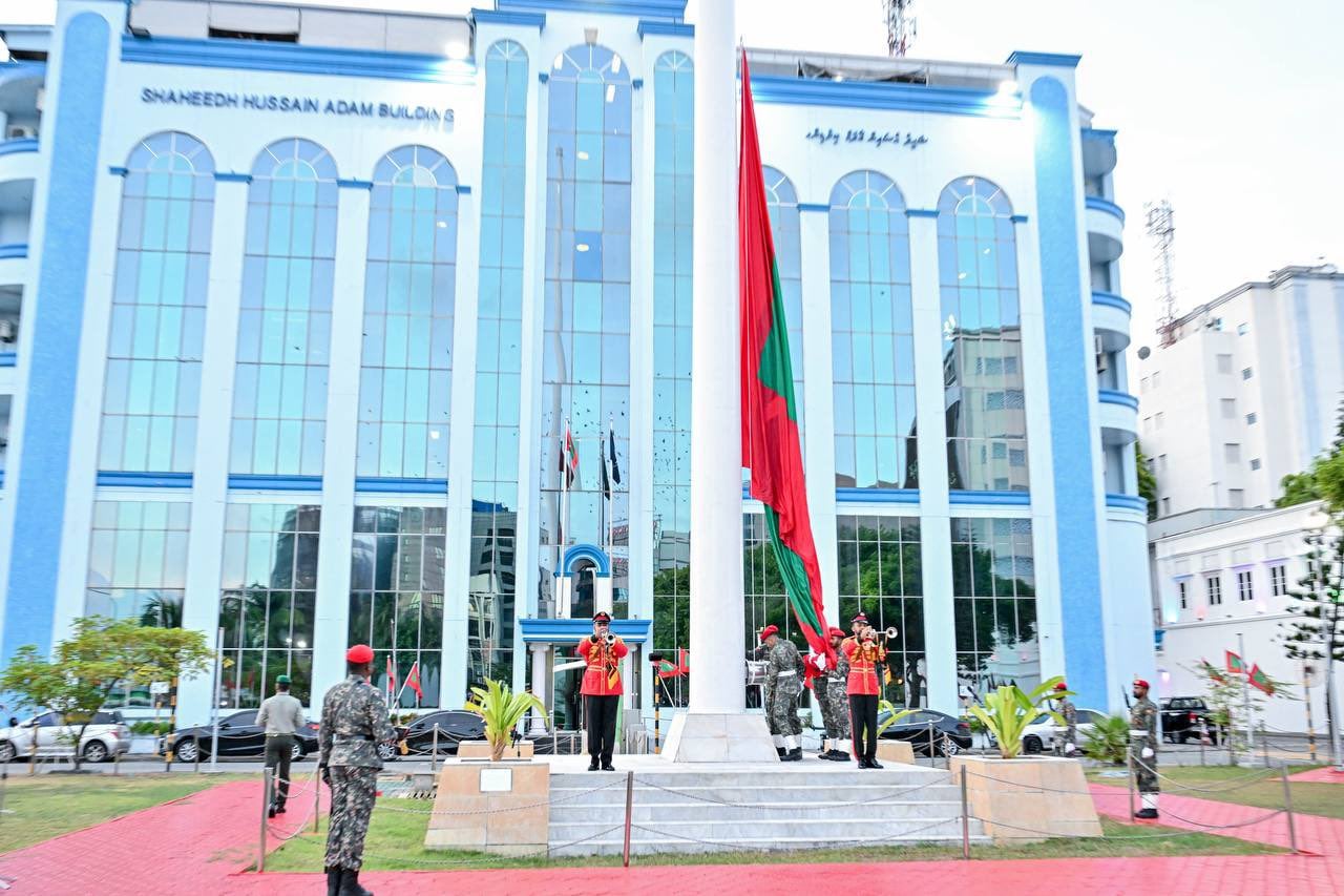 ޤައުމީ ދުވަހުގެ ދިދަނެގުމުގެ ޚާއްޞަ އިޙްތިފާލުގައި ރައީސްގެ ދެކަނބަލުން ބައިވެރިވެވަޑައިގެންފި