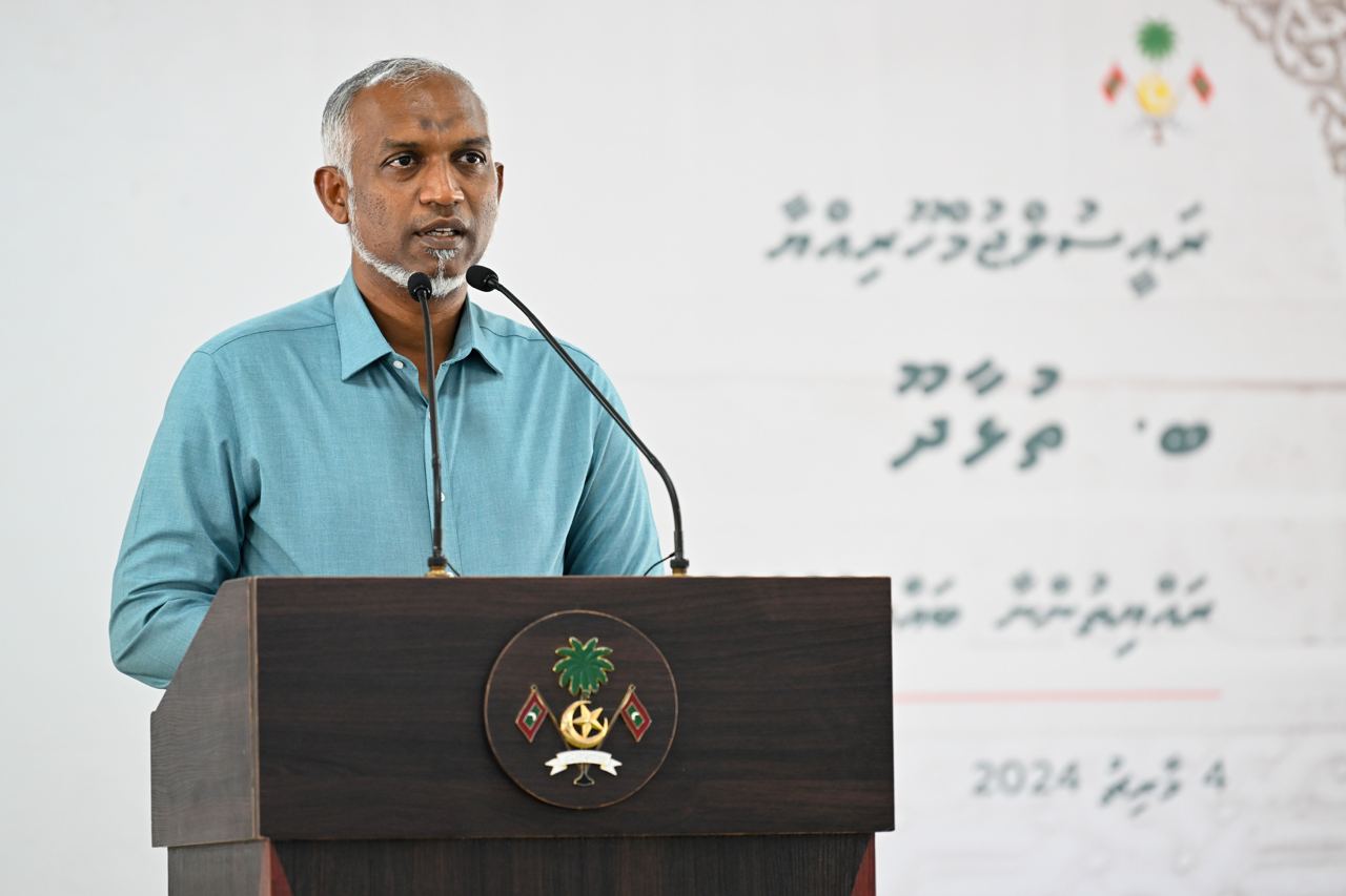 އިގްތިސާދު ސަލާމަތް ކުރުމަށް ފައިސާ ޗާޕްކުރުމަކީ ހައްލެއް ނޫން: ރައީސް